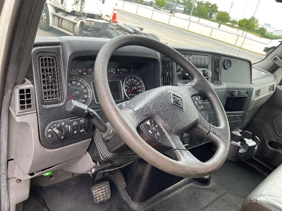 Medium Duty Box Truck-Light and Medium Duty Trucks-International-2020-MV607-Milwaukee-WI-329,935\n\t\tmiles-$ 21,750 - Image 16