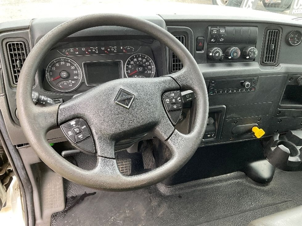 Medium Duty Box Truck-Light and Medium Duty Trucks-International-2020-MV607-Milwaukee-WI-329,935\n\t\tmiles-$ 21,750 - Image 17