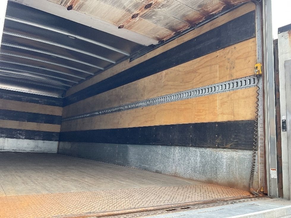 Medium Duty Box Truck-Light and Medium Duty Trucks-International-2020-MV607-Milwaukee-WI-330,652\n\t\tmiles-$ 21,750 - Image 12