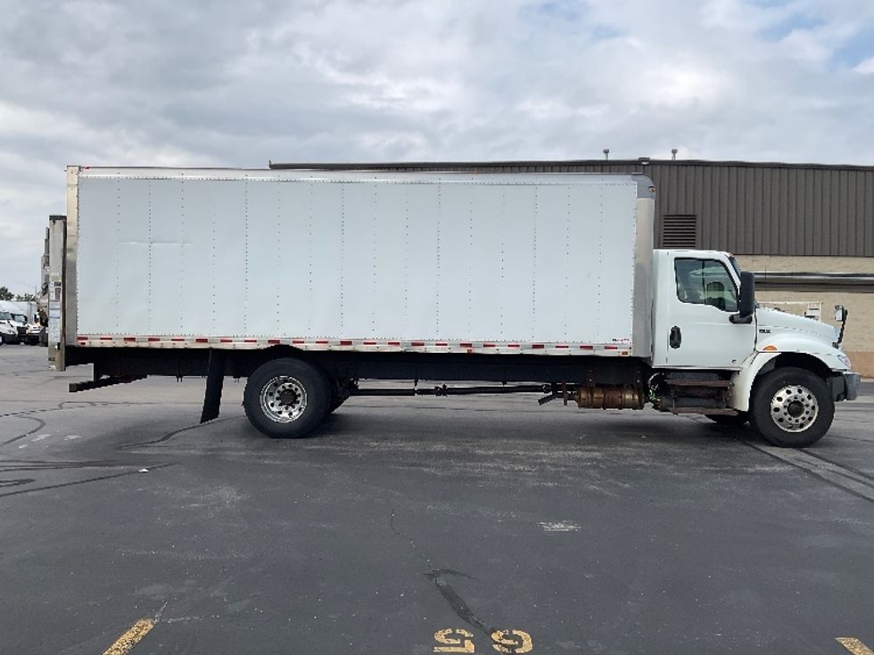 Medium Duty Box Truck-Light and Medium Duty Trucks-International-2020-MV607-Milwaukee-WI-330,652\n\t\tmiles-$ 21,750 - Image 15