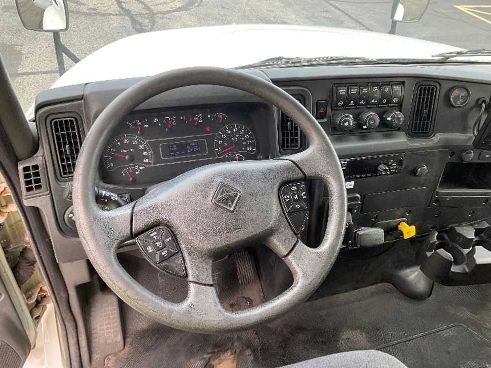 Medium Duty Box Truck-Light and Medium Duty Trucks-International-2020-MV607-Milwaukee-WI-330,652\n\t\tmiles-$ 21,750 - Image 18