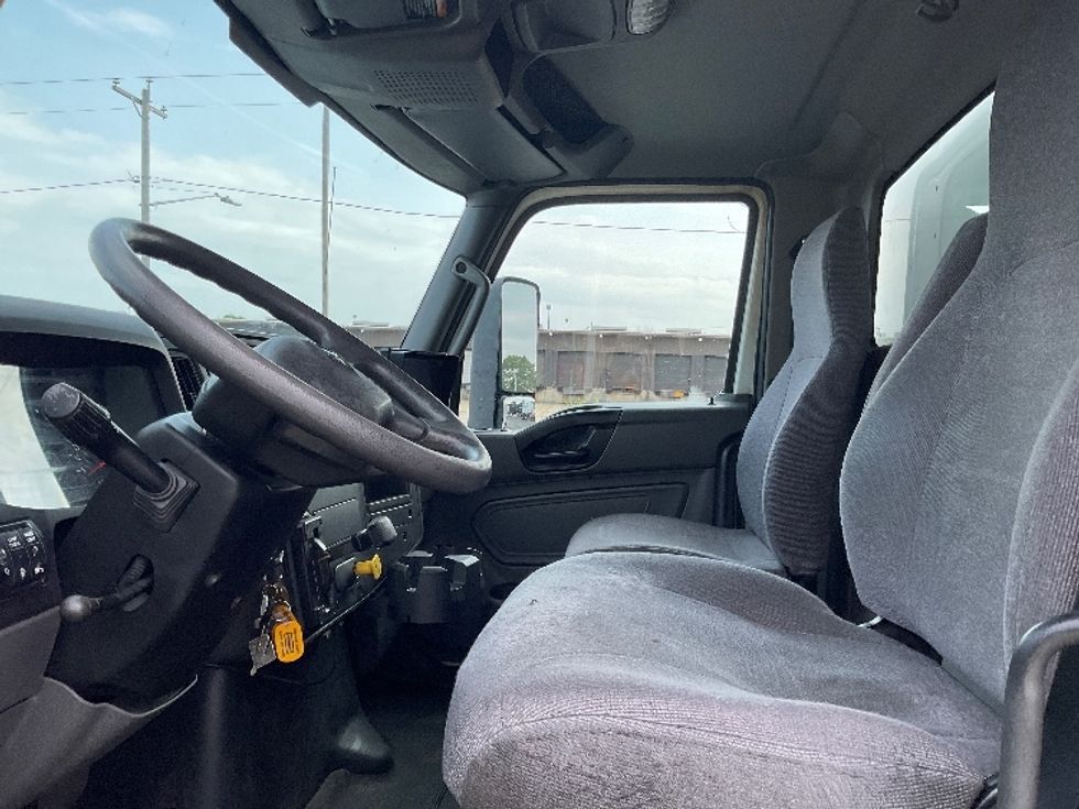 Medium Duty Box Truck-Light and Medium Duty Trucks-International-2020-MV607-Milwaukee-WI-330,652\n\t\tmiles-$ 21,750 - Image 19