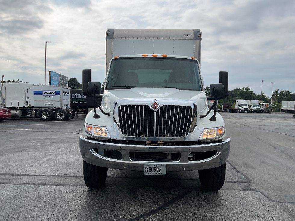Medium Duty Box Truck-Light and Medium Duty Trucks-International-2020-MV607-Milwaukee-WI-330,652\n\t\tmiles-$ 21,750 - Image 2