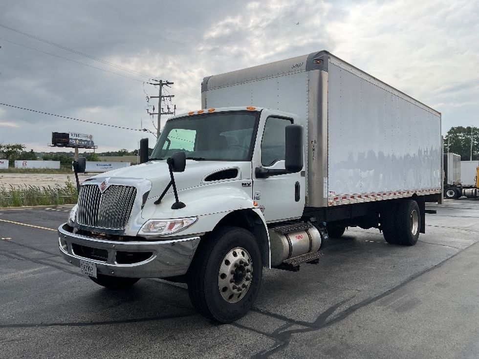Medium Duty Box Truck-Light and Medium Duty Trucks-International-2020-MV607-Milwaukee-WI-330,652\n\t\tmiles-$ 21,750 - Image 3