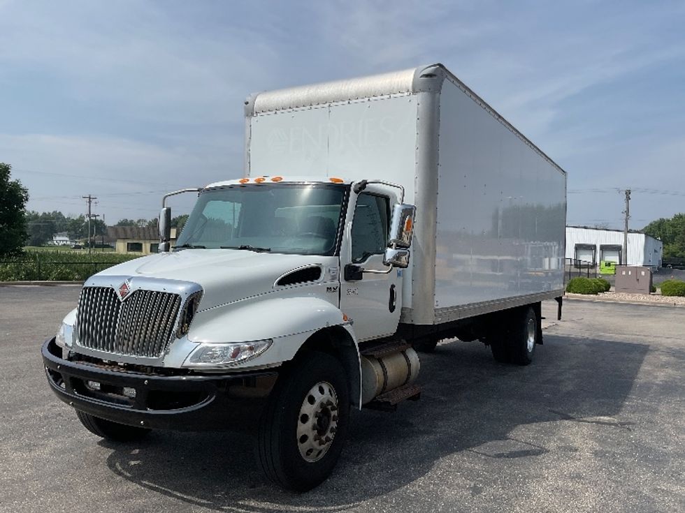 Medium Duty Box Truck-Light and Medium Duty Trucks-International-2020-MV607-Milwaukee-WI-352,081\n\t\tmiles-$ 21,750 - Image 3