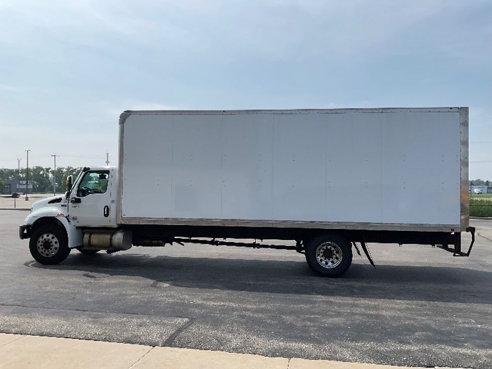 Medium Duty Box Truck-Light and Medium Duty Trucks-International-2020-MV607-Milwaukee-WI-352,081\n\t\tmiles-$ 21,750 - Image 4