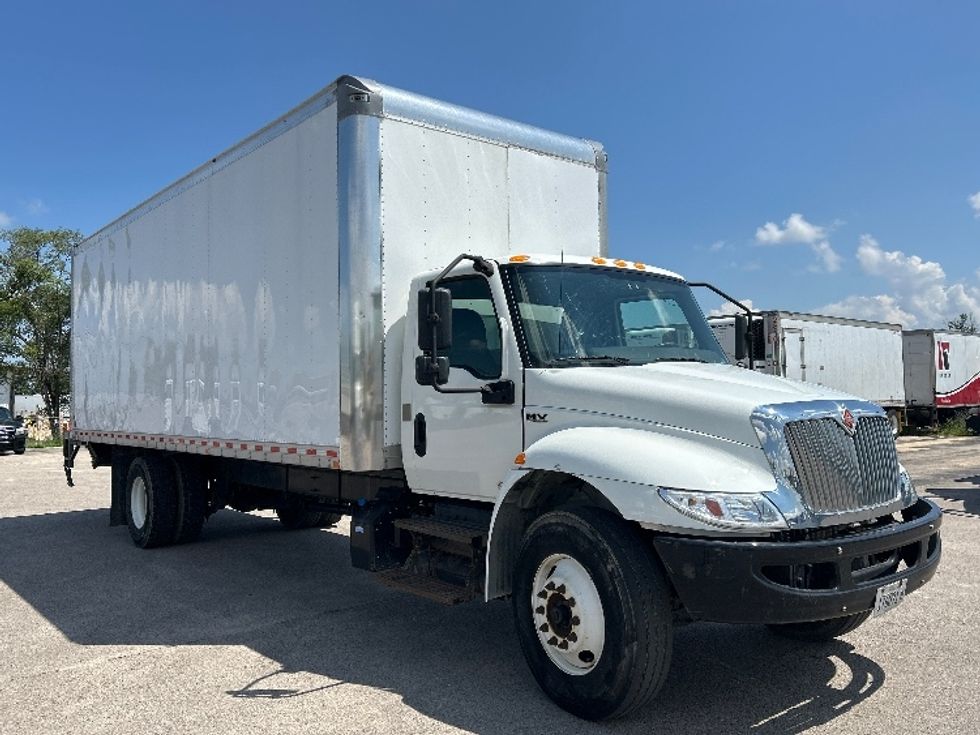 Medium Duty Box Truck-Light and Medium Duty Trucks-International-2020-MV607-Milwaukee-WI-85,629\n\t\tmiles-$ 60,250 - Image 1
