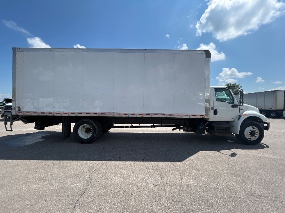 Medium Duty Box Truck-Light and Medium Duty Trucks-International-2020-MV607-Milwaukee-WI-85,629\n\t\tmiles-$ 60,250 - Image 15