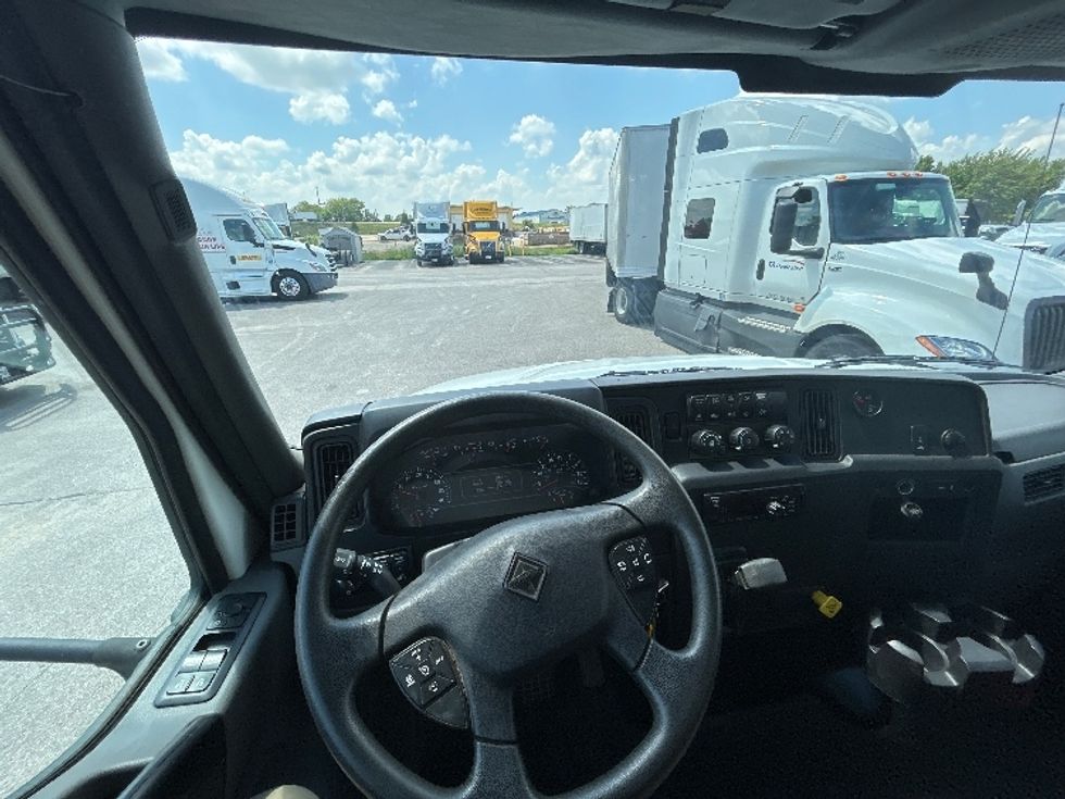 Medium Duty Box Truck-Light and Medium Duty Trucks-International-2020-MV607-Milwaukee-WI-85,629\n\t\tmiles-$ 60,250 - Image 17