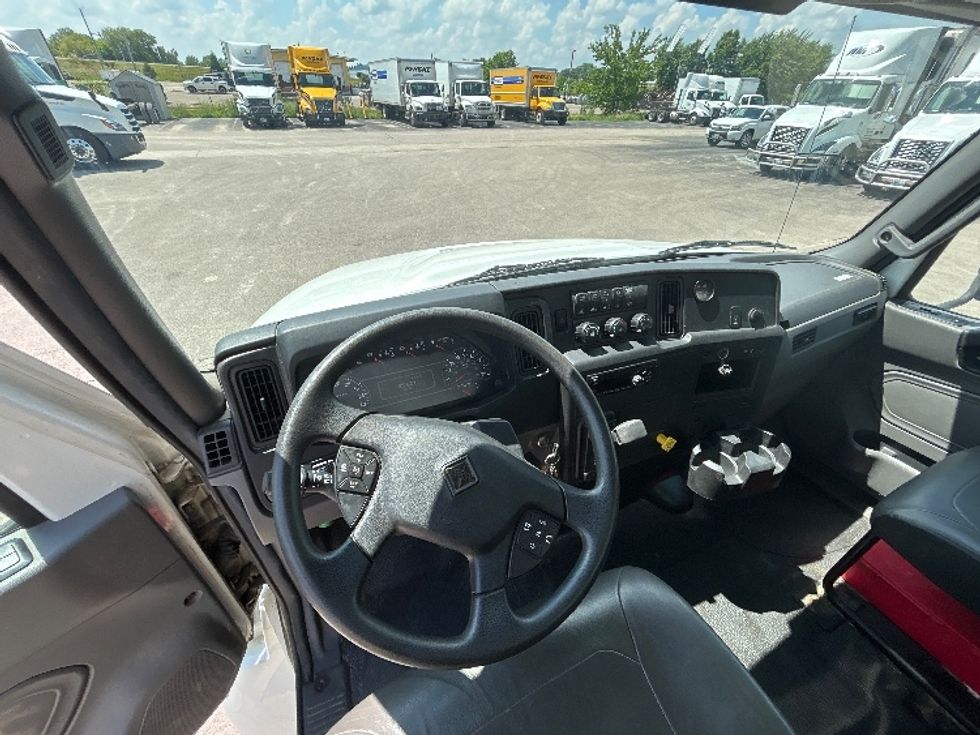 Medium Duty Box Truck-Light and Medium Duty Trucks-International-2020-MV607-Milwaukee-WI-85,629\n\t\tmiles-$ 60,250 - Image 18