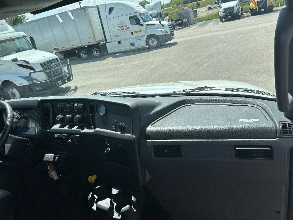 Medium Duty Box Truck-Light and Medium Duty Trucks-International-2020-MV607-Milwaukee-WI-85,629\n\t\tmiles-$ 60,250 - Image 21