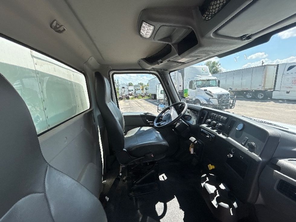 Medium Duty Box Truck-Light and Medium Duty Trucks-International-2020-MV607-Milwaukee-WI-85,629\n\t\tmiles-$ 60,250 - Image 22