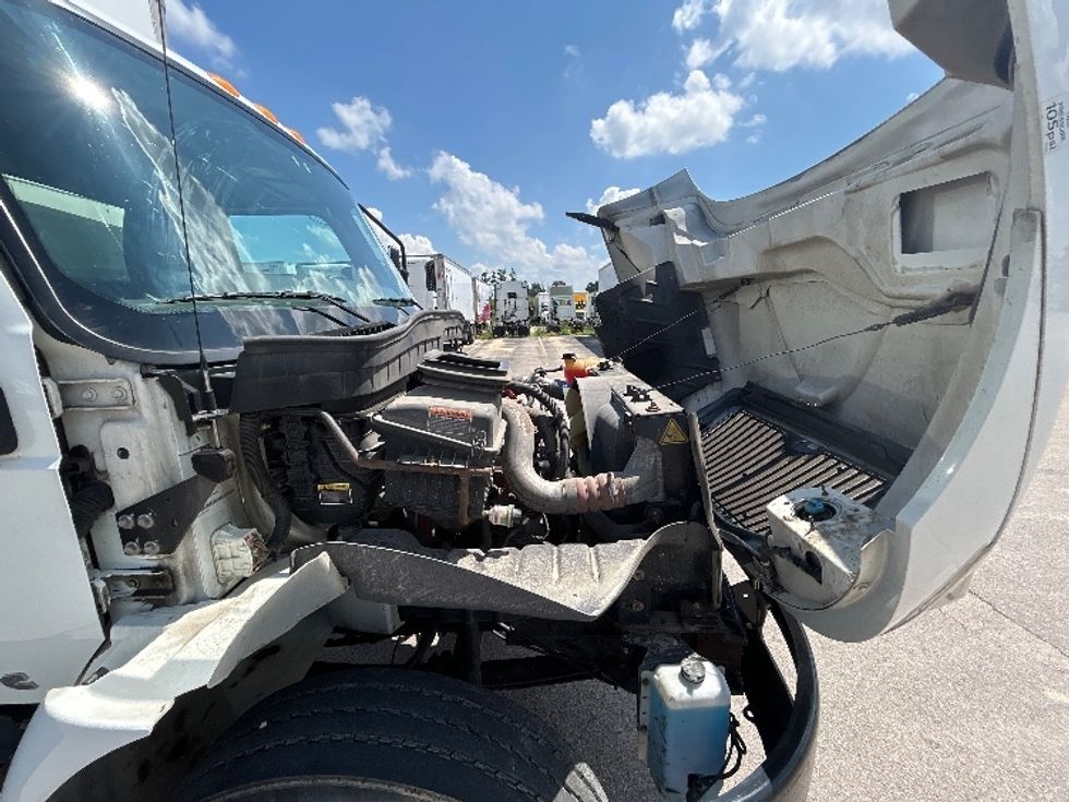 Medium Duty Box Truck-Light and Medium Duty Trucks-International-2020-MV607-Milwaukee-WI-85,629\n\t\tmiles-$ 60,250 - Image 23