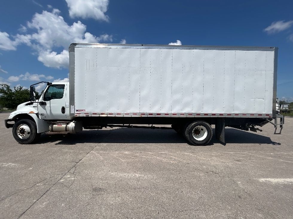 Medium Duty Box Truck-Light and Medium Duty Trucks-International-2020-MV607-Milwaukee-WI-85,629\n\t\tmiles-$ 60,250 - Image 4