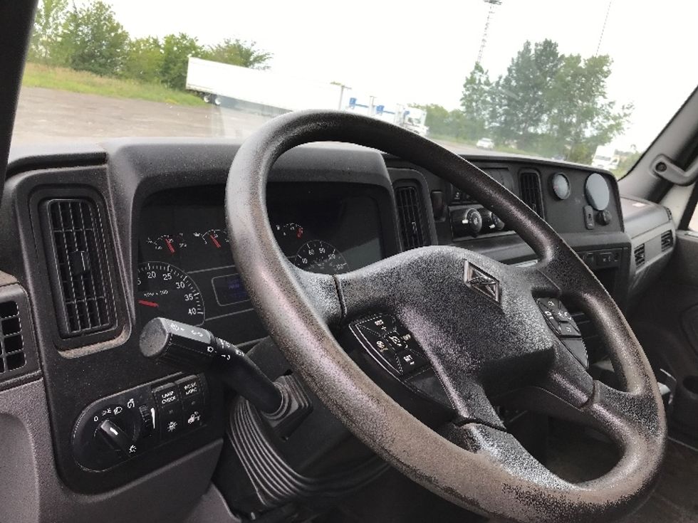 Medium Duty Box Truck-Light and Medium Duty Trucks-International-2020-MV607-Mississauga-ON-100,803\n\t\tkm-$ 65,250 - Image 17