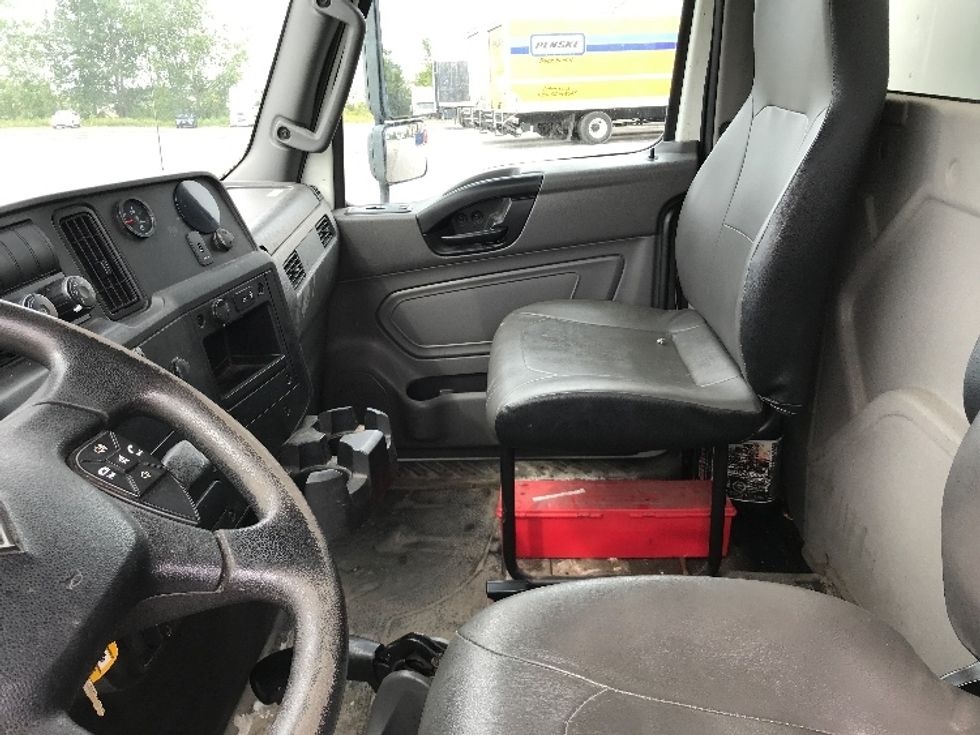 Medium Duty Box Truck-Light and Medium Duty Trucks-International-2020-MV607-Mississauga-ON-100,803\n\t\tkm-$ 65,250 - Image 19