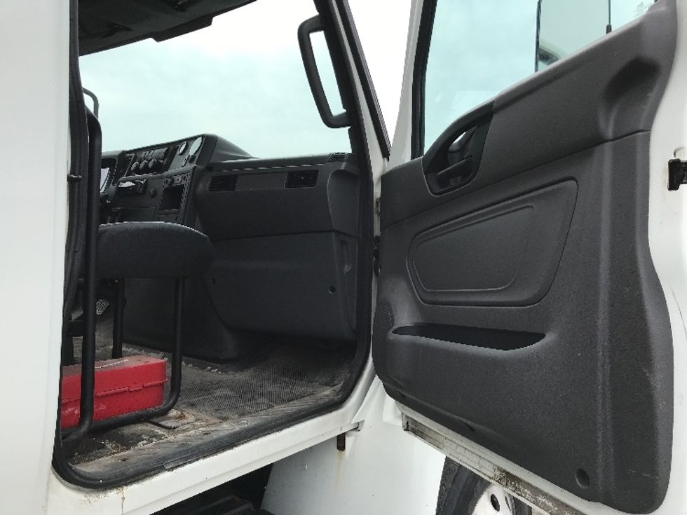Medium Duty Box Truck-Light and Medium Duty Trucks-International-2020-MV607-Mississauga-ON-100,803\n\t\tkm-$ 65,250 - Image 20