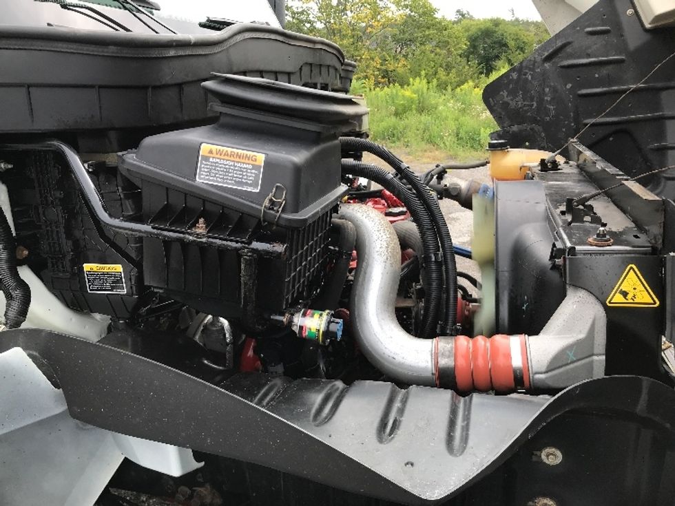 Medium Duty Box Truck-Light and Medium Duty Trucks-International-2020-MV607-Mississauga-ON-100,803\n\t\tkm-$ 65,250 - Image 23