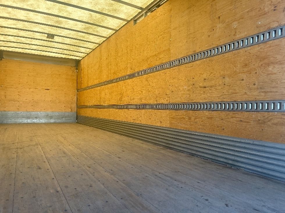 Medium Duty Box Truck-Light and Medium Duty Trucks-International-2020-MV607-Mississauga-ON-101,467\n\t\tkm-$ 82,000 - Image 12