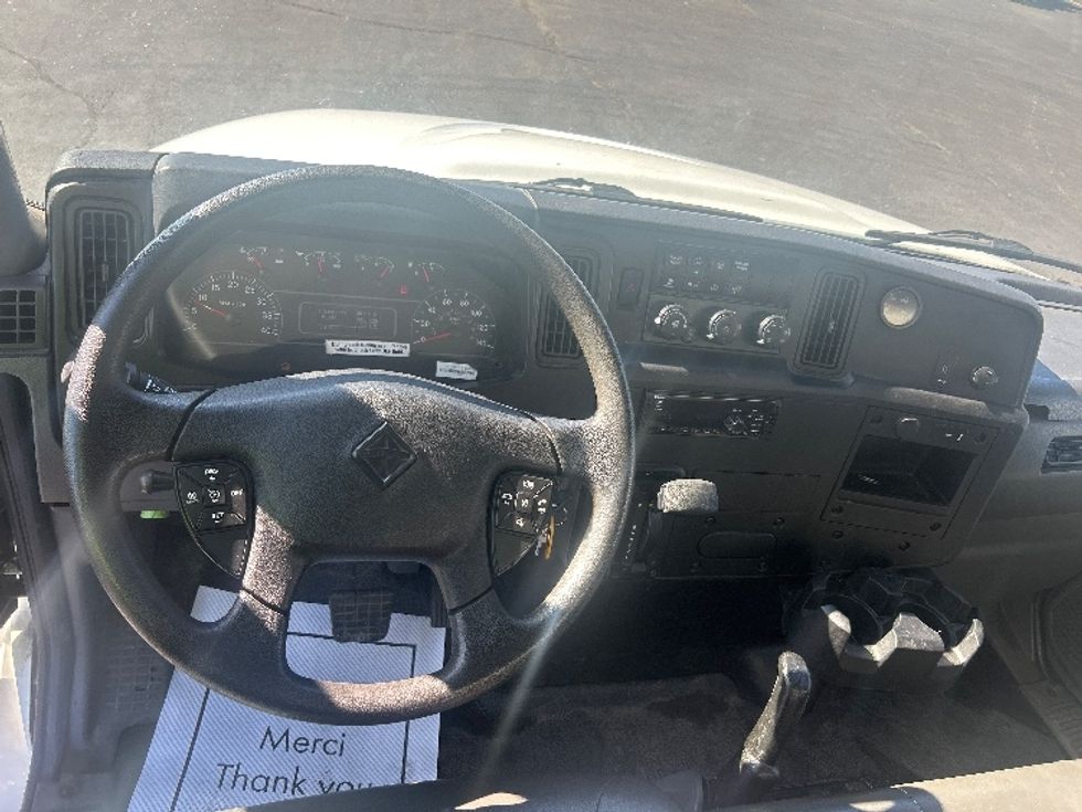 Medium Duty Box Truck-Light and Medium Duty Trucks-International-2020-MV607-Mississauga-ON-101,467\n\t\tkm-$ 82,000 - Image 18