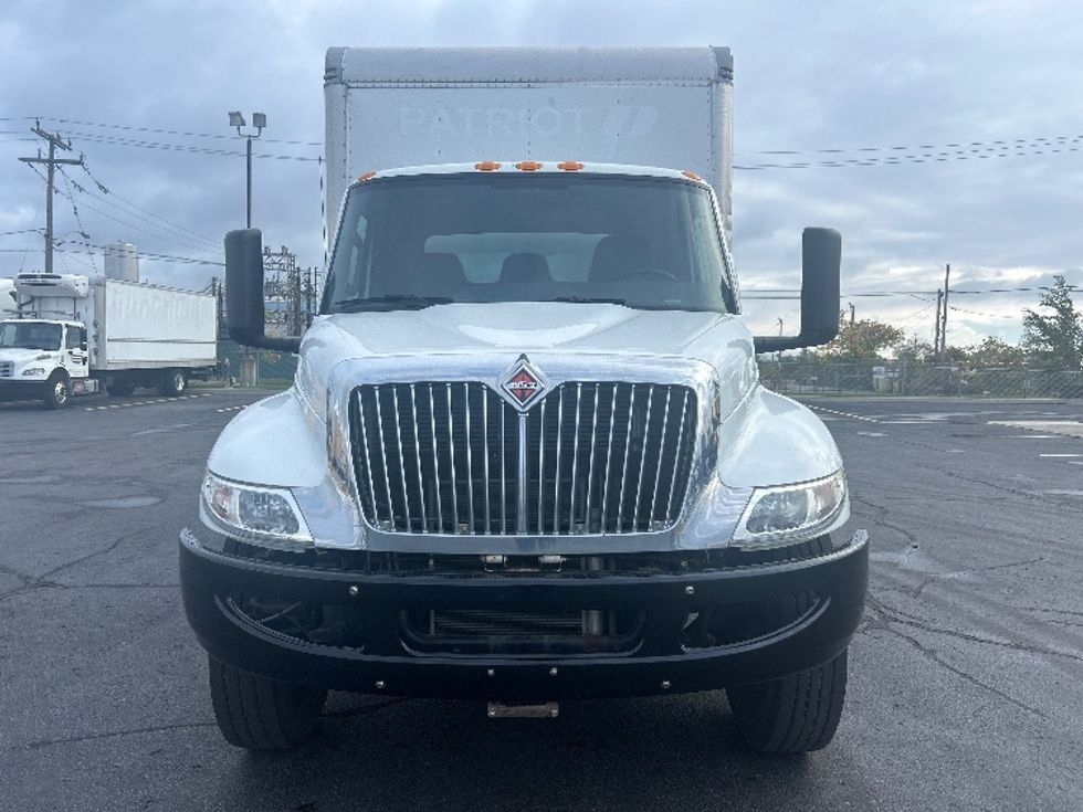 Medium Duty Box Truck-Light and Medium Duty Trucks-International-2020-MV607-Mississauga-ON-101,467\n\t\tkm-$ 82,000 - Image 2