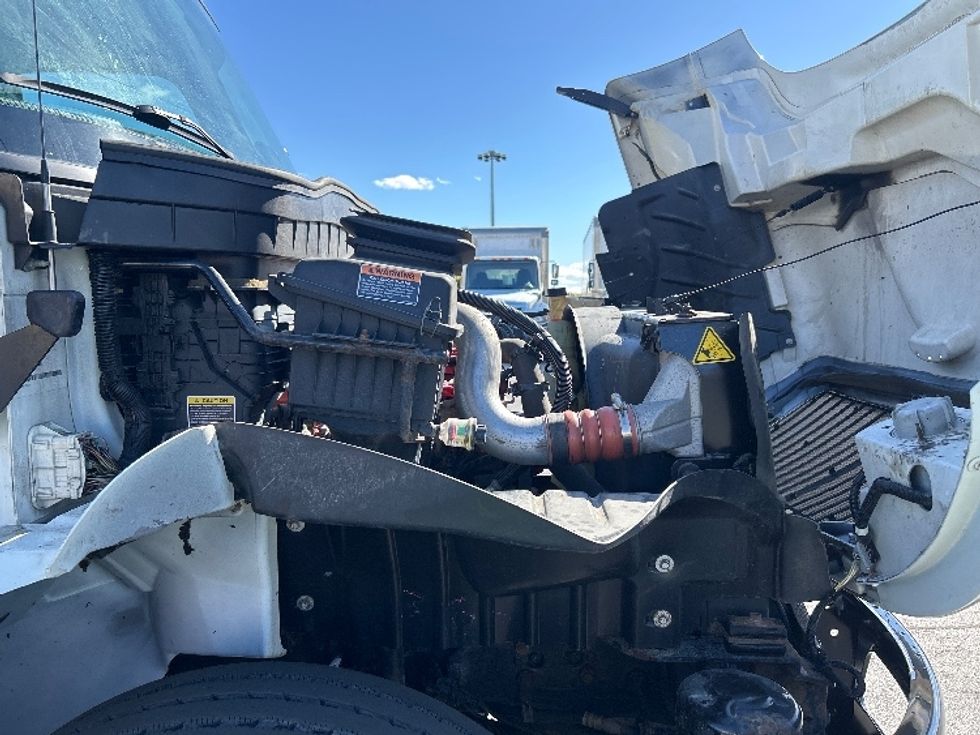 Medium Duty Box Truck-Light and Medium Duty Trucks-International-2020-MV607-Mississauga-ON-101,467\n\t\tkm-$ 82,000 - Image 23