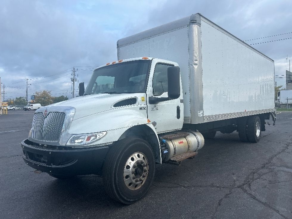 Medium Duty Box Truck-Light and Medium Duty Trucks-International-2020-MV607-Mississauga-ON-101,467\n\t\tkm-$ 82,000 - Image 3