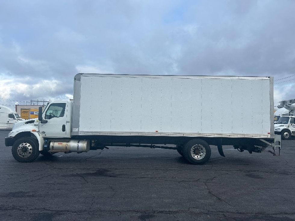 Medium Duty Box Truck-Light and Medium Duty Trucks-International-2020-MV607-Mississauga-ON-101,467\n\t\tkm-$ 82,000 - Image 4