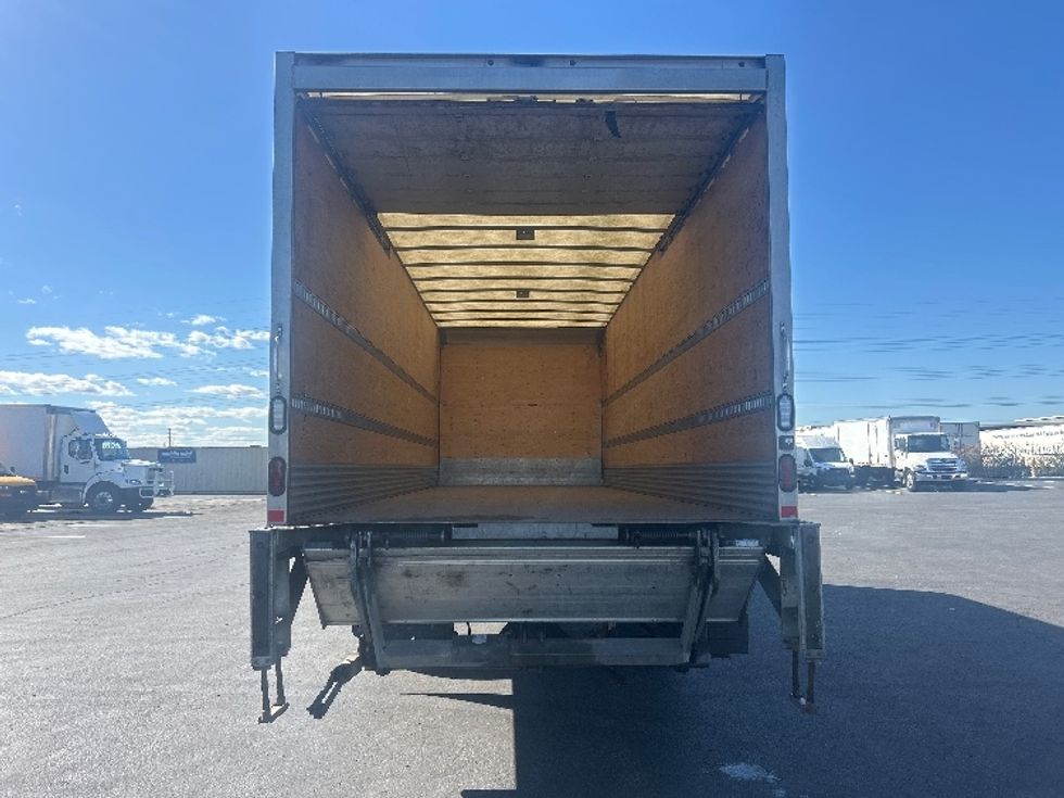 Medium Duty Box Truck-Light and Medium Duty Trucks-International-2020-MV607-Mississauga-ON-101,467\n\t\tkm-$ 82,000 - Image 8