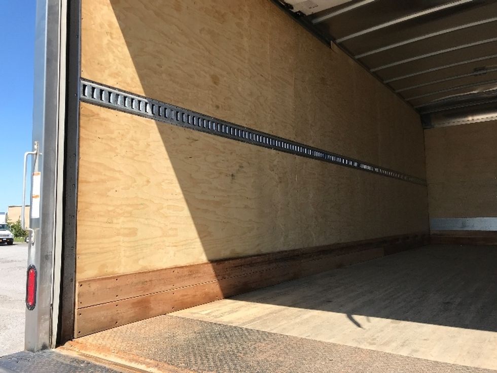 Medium Duty Box Truck-Light and Medium Duty Trucks-International-2020-MV607-Mississauga-ON-121,888\n\t\tkm-$ 62,500 - Image 11