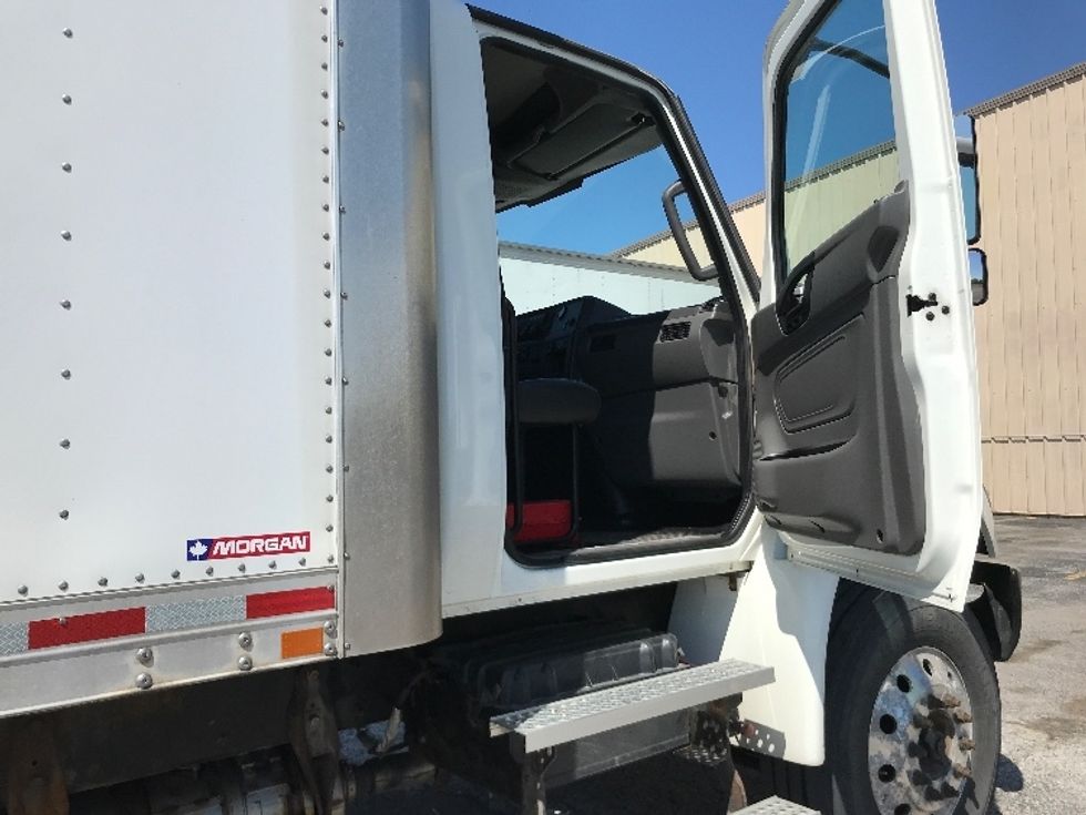 Medium Duty Box Truck-Light and Medium Duty Trucks-International-2020-MV607-Mississauga-ON-121,888\n\t\tkm-$ 62,500 - Image 20