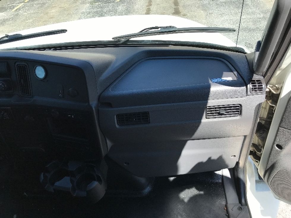 Medium Duty Box Truck-Light and Medium Duty Trucks-International-2020-MV607-Mississauga-ON-121,888\n\t\tkm-$ 62,500 - Image 21