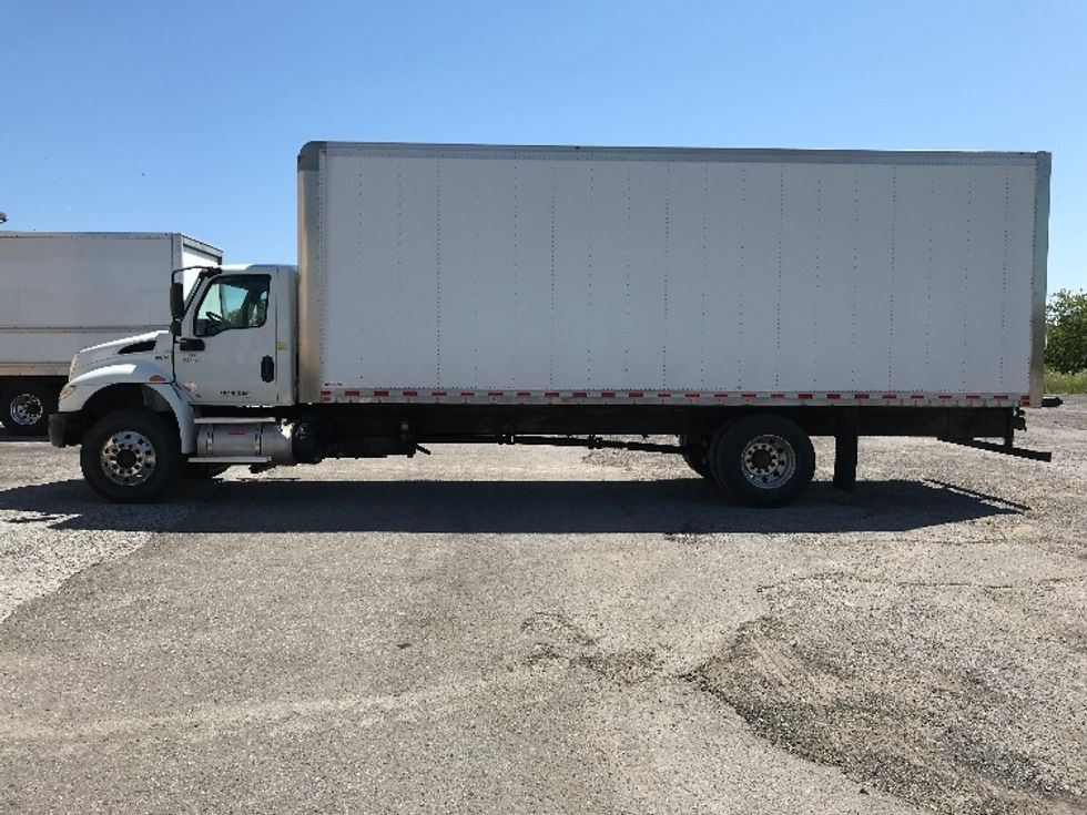 Medium Duty Box Truck-Light and Medium Duty Trucks-International-2020-MV607-Mississauga-ON-121,888\n\t\tkm-$ 62,500 - Image 4