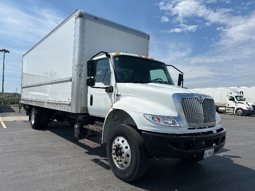 Medium Duty Box Truck-Light and Medium Duty Trucks-International-2020-MV607-Mississauga-ON-127,909\n\t\tkm-$ 60,000 - Image 1