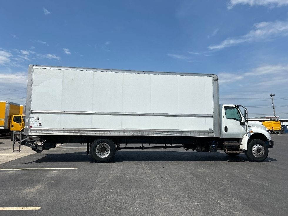 Medium Duty Box Truck-Light and Medium Duty Trucks-International-2020-MV607-Mississauga-ON-127,909\n\t\tkm-$ 60,000 - Image 14