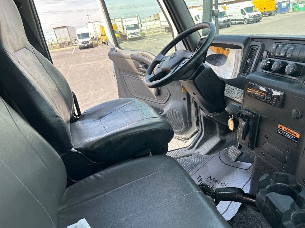 Medium Duty Box Truck-Light and Medium Duty Trucks-International-2020-MV607-Mississauga-ON-127,909\n\t\tkm-$ 60,000 - Image 21