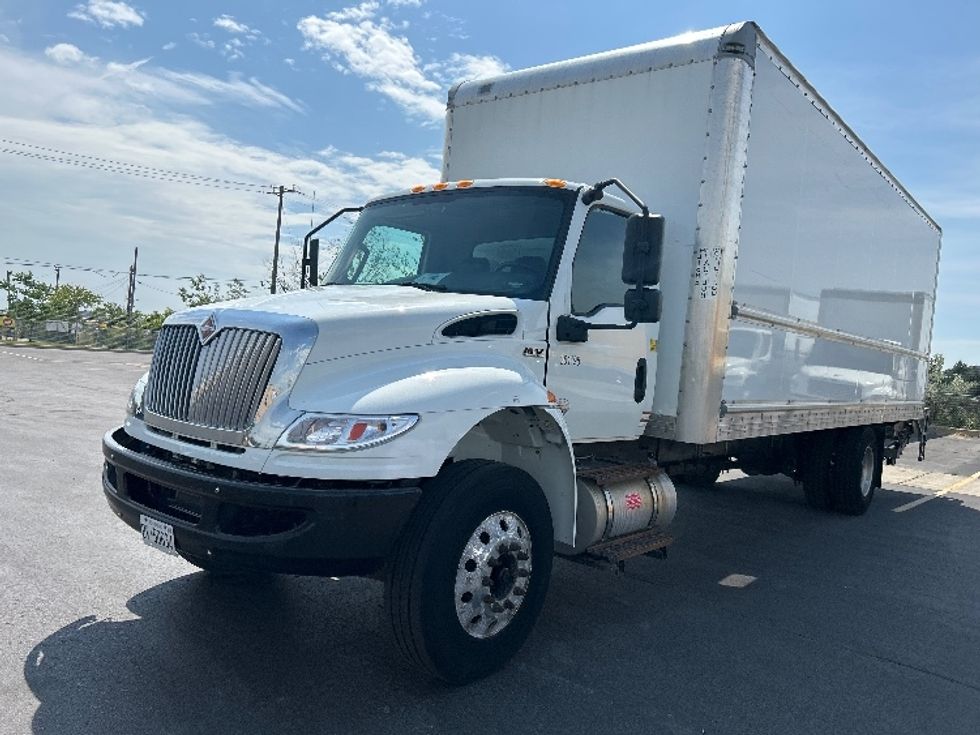 Medium Duty Box Truck-Light and Medium Duty Trucks-International-2020-MV607-Mississauga-ON-127,909\n\t\tkm-$ 60,000 - Image 3