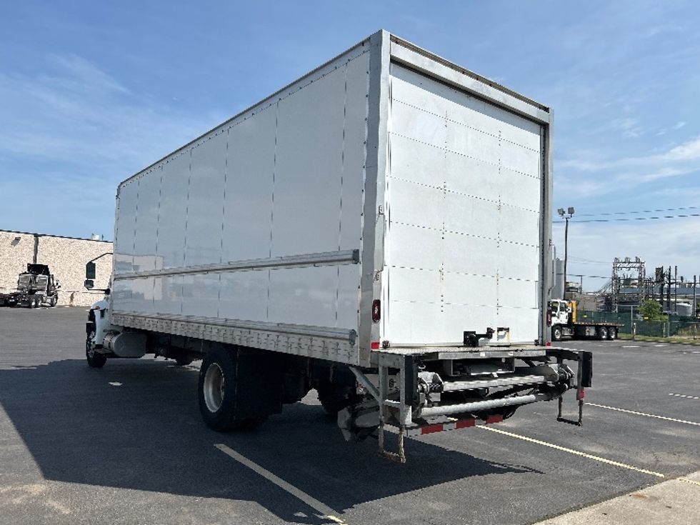 Medium Duty Box Truck-Light and Medium Duty Trucks-International-2020-MV607-Mississauga-ON-127,909\n\t\tkm-$ 60,000 - Image 6