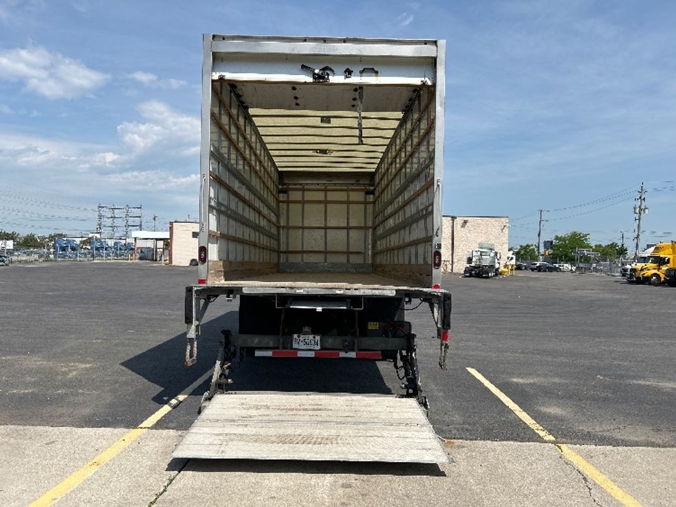 Medium Duty Box Truck-Light and Medium Duty Trucks-International-2020-MV607-Mississauga-ON-127,909\n\t\tkm-$ 60,000 - Image 9
