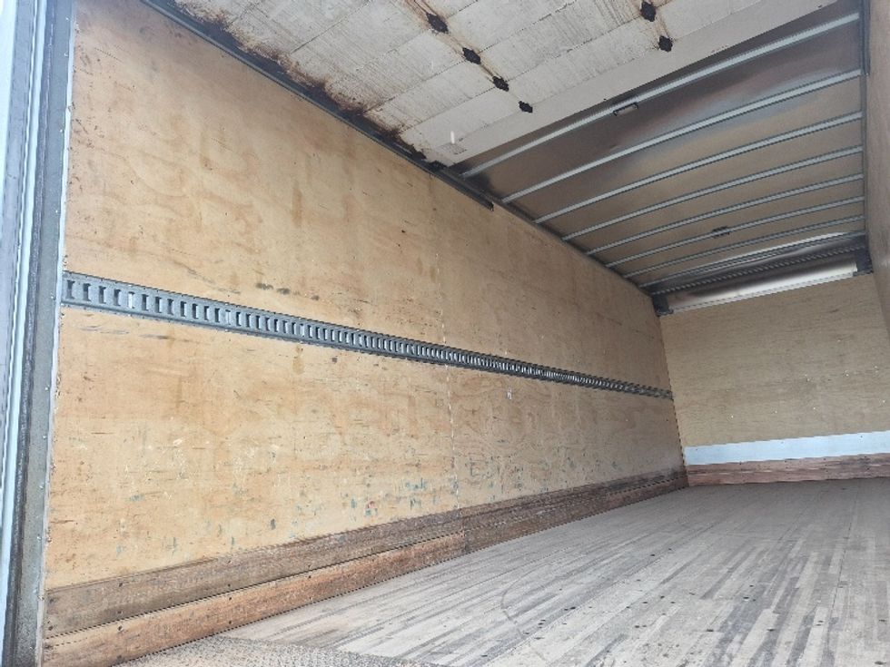 Medium Duty Box Truck-Light and Medium Duty Trucks-International-2020-MV607-Mississauga-ON-135,432\n\t\tkm-$ 62,750 - Image 11
