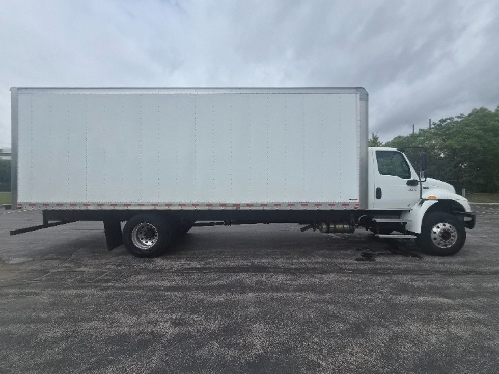 Medium Duty Box Truck-Light and Medium Duty Trucks-International-2020-MV607-Mississauga-ON-135,432\n\t\tkm-$ 62,750 - Image 15