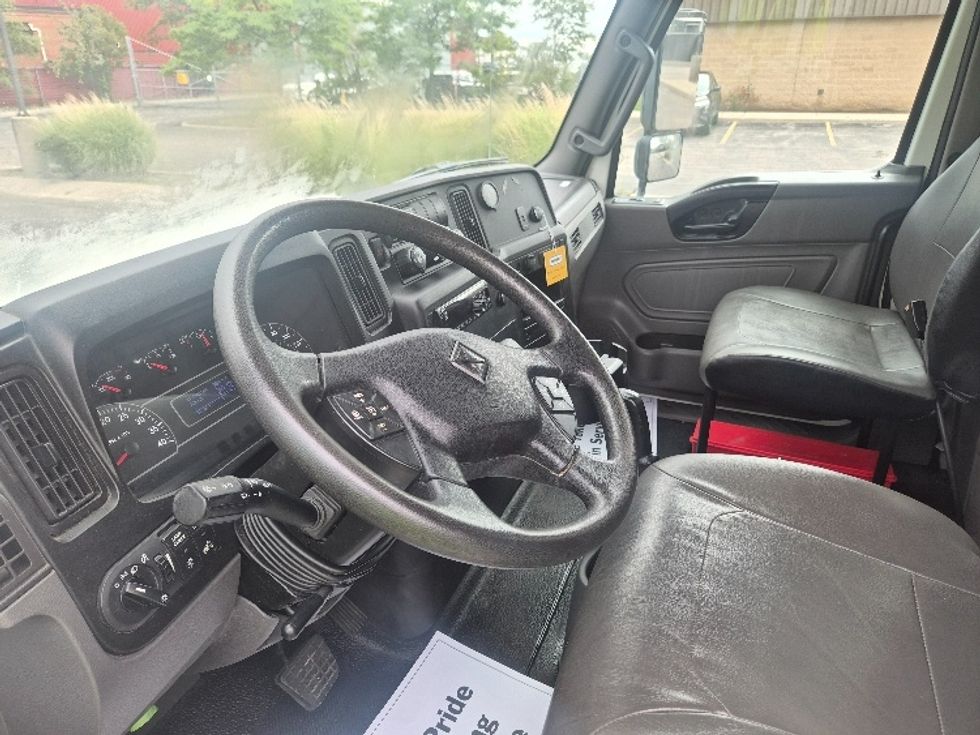 Medium Duty Box Truck-Light and Medium Duty Trucks-International-2020-MV607-Mississauga-ON-135,432\n\t\tkm-$ 62,750 - Image 17