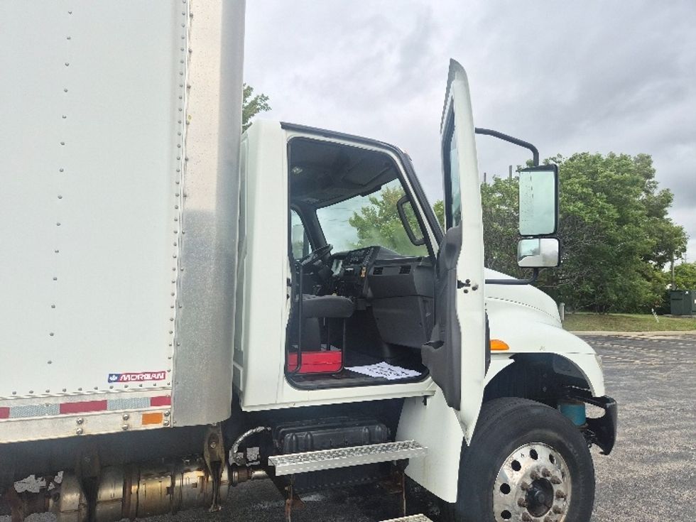 Medium Duty Box Truck-Light and Medium Duty Trucks-International-2020-MV607-Mississauga-ON-135,432\n\t\tkm-$ 62,750 - Image 20