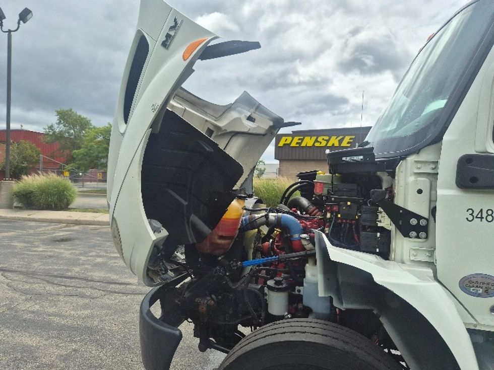 Medium Duty Box Truck-Light and Medium Duty Trucks-International-2020-MV607-Mississauga-ON-135,432\n\t\tkm-$ 62,750 - Image 24