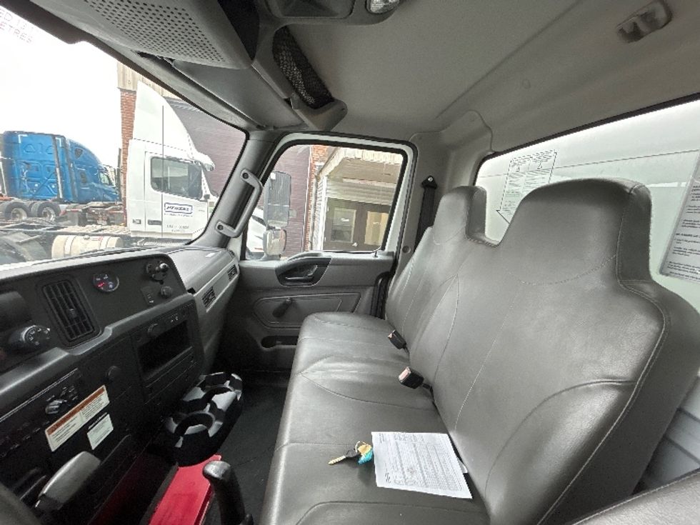 Medium Duty Box Truck-Light and Medium Duty Trucks-International-2020-MV607-Mississauga-ON-157,628\n\t\tkm-$ 74,500 - Image 18