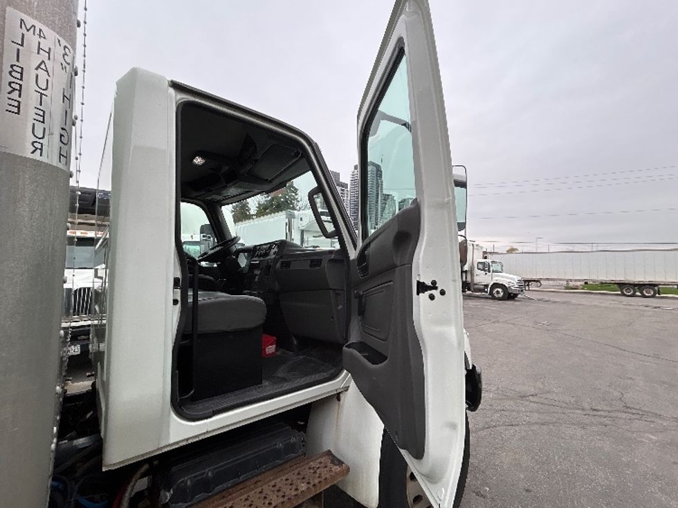 Medium Duty Box Truck-Light and Medium Duty Trucks-International-2020-MV607-Mississauga-ON-157,628\n\t\tkm-$ 74,500 - Image 19