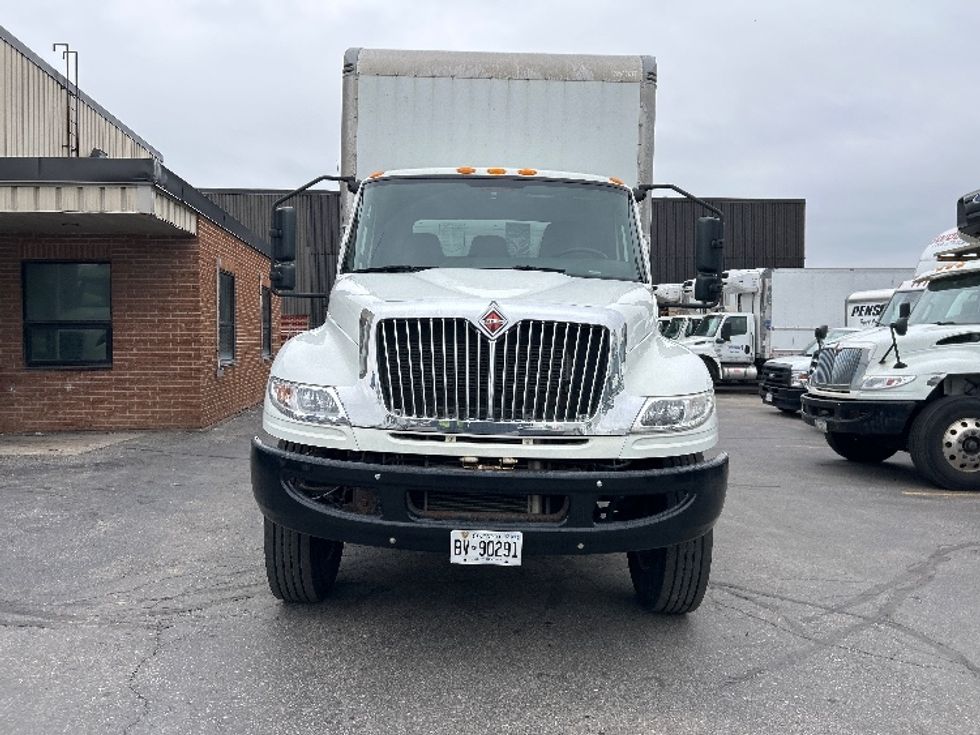 Medium Duty Box Truck-Light and Medium Duty Trucks-International-2020-MV607-Mississauga-ON-157,628\n\t\tkm-$ 74,500 - Image 2