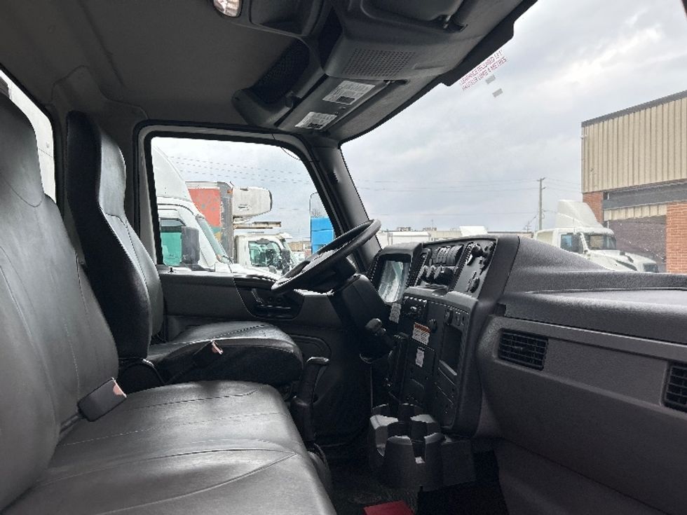 Medium Duty Box Truck-Light and Medium Duty Trucks-International-2020-MV607-Mississauga-ON-157,628\n\t\tkm-$ 74,500 - Image 21