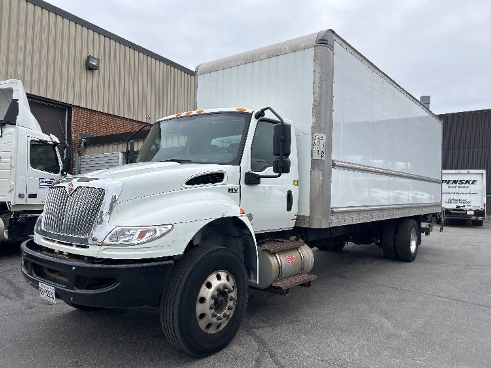 Medium Duty Box Truck-Light and Medium Duty Trucks-International-2020-MV607-Mississauga-ON-157,628\n\t\tkm-$ 74,500 - Image 3