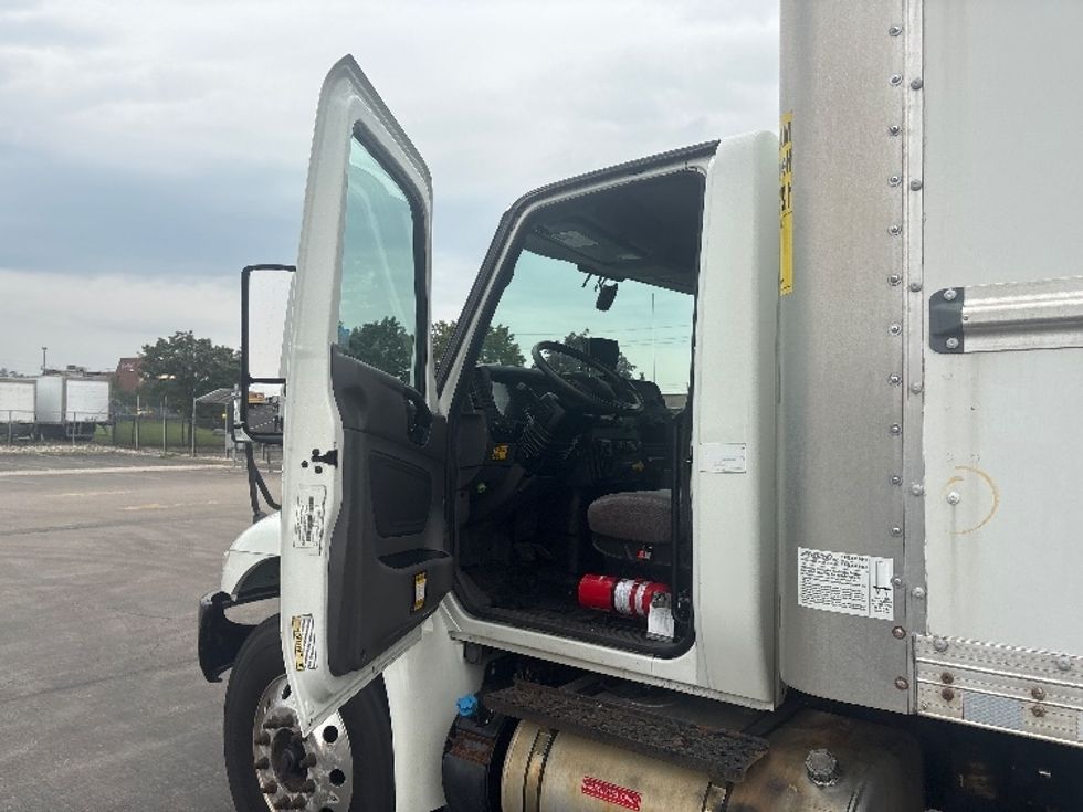 Medium Duty Box Truck-Light and Medium Duty Trucks-International-2020-MV607-Mississauga-ON-164,300\n\t\tkm-$ 57,750 - Image 16